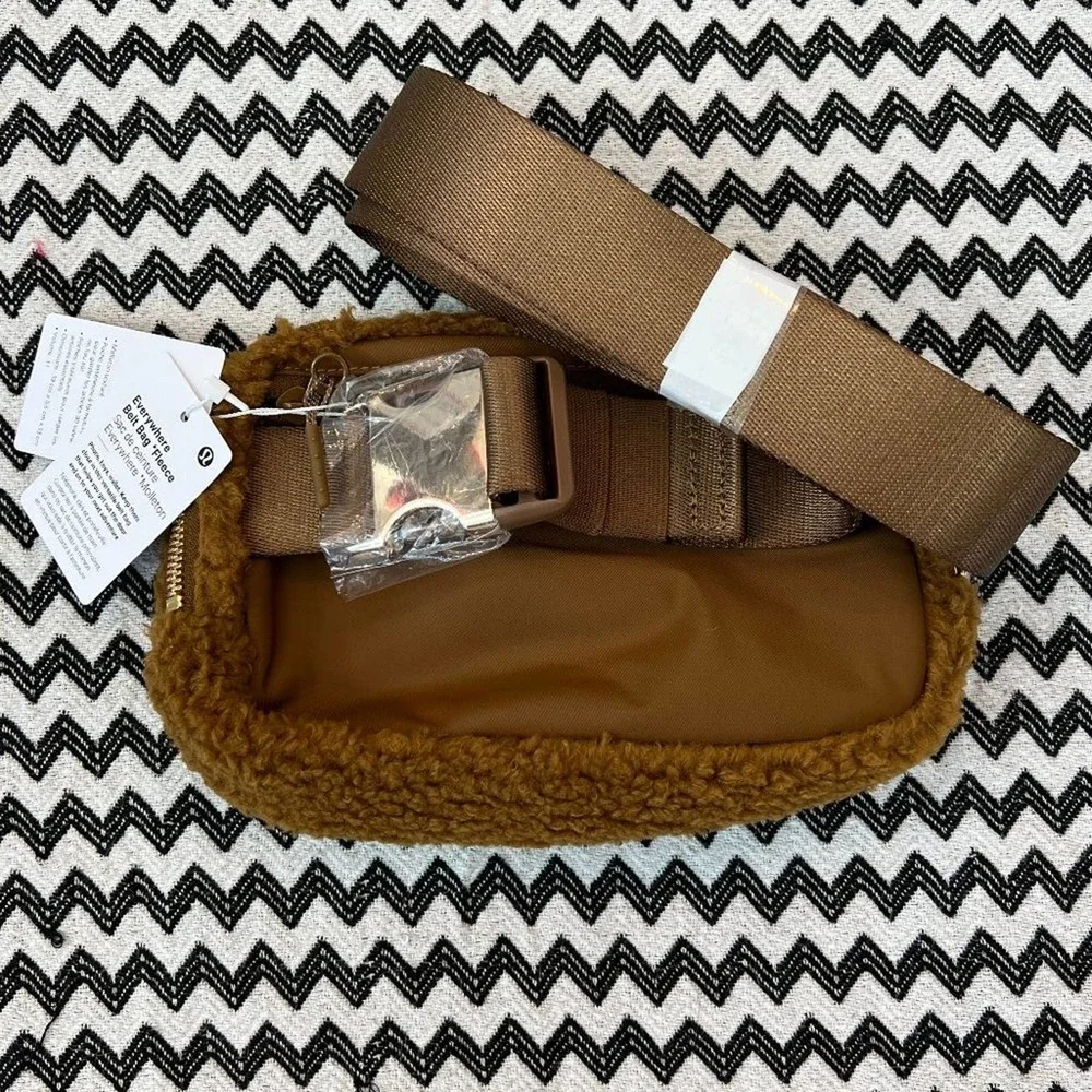 NWT Burnt Caramel Sherpa Fleece Everywhere Belt Bag lululemon - Picture 6 of 10